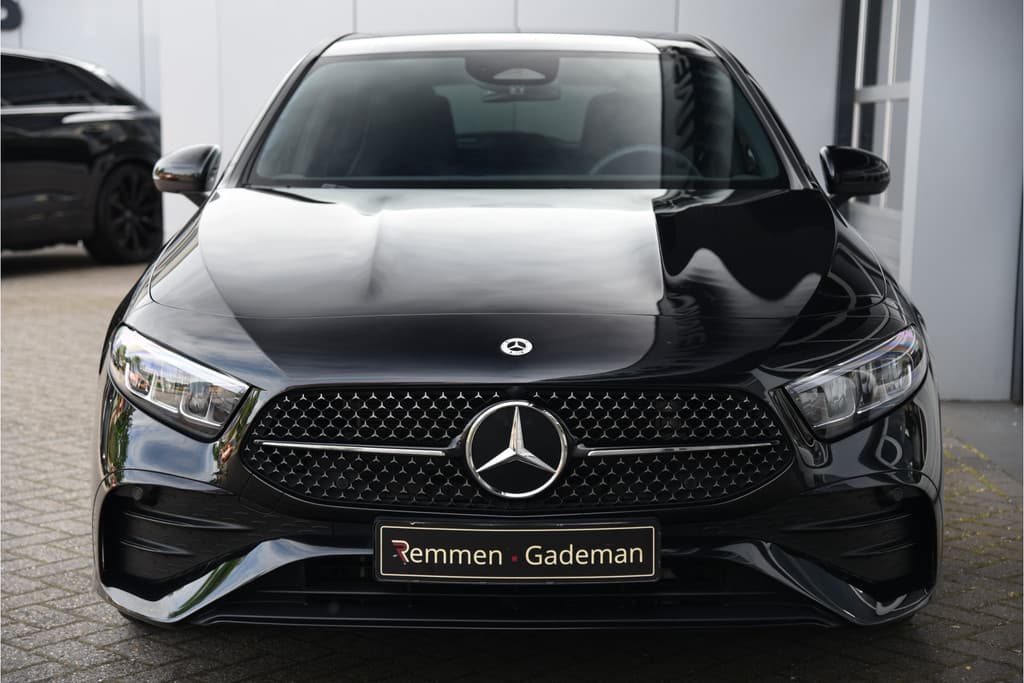 Mercedes-Benz A-Klasse 180 AMG Line thumbnail 22