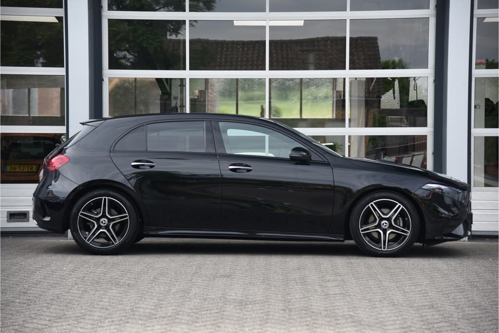 Mercedes-Benz A-Klasse 180 AMG Line thumbnail 24