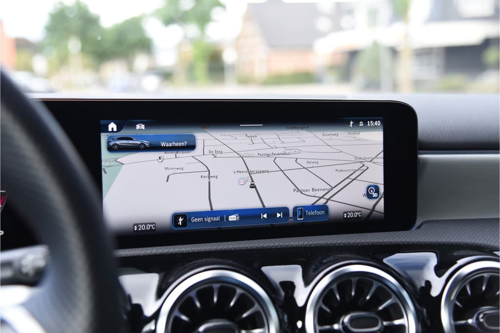 Mercedes-Benz A-Klasse 250 e AMG Line thumbnail 11