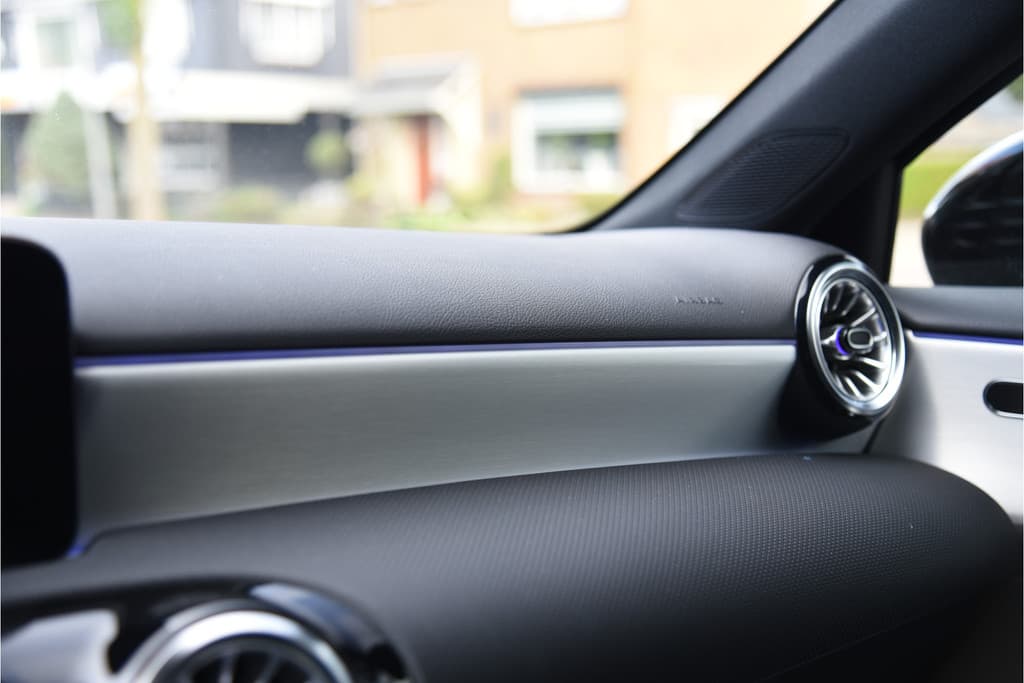 Mercedes-Benz A-Klasse 250 e AMG Line thumbnail 15