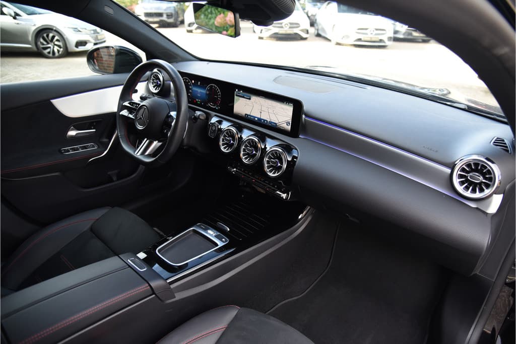 Mercedes-Benz A-Klasse 250 e AMG Line thumbnail 17