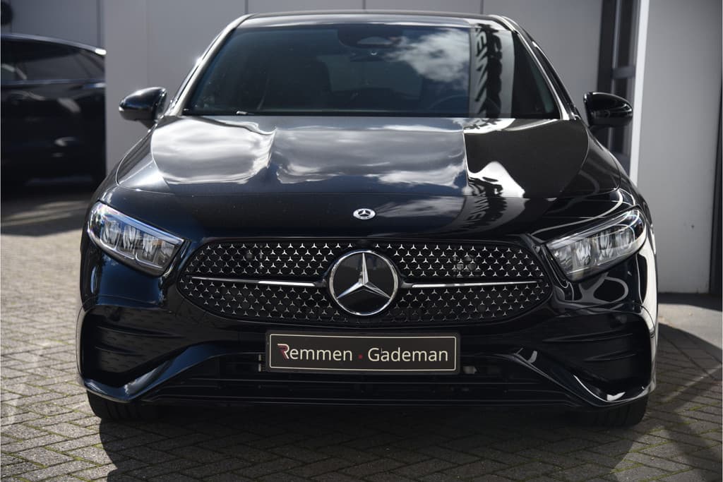 Mercedes-Benz A-Klasse 250 e AMG Line thumbnail 24