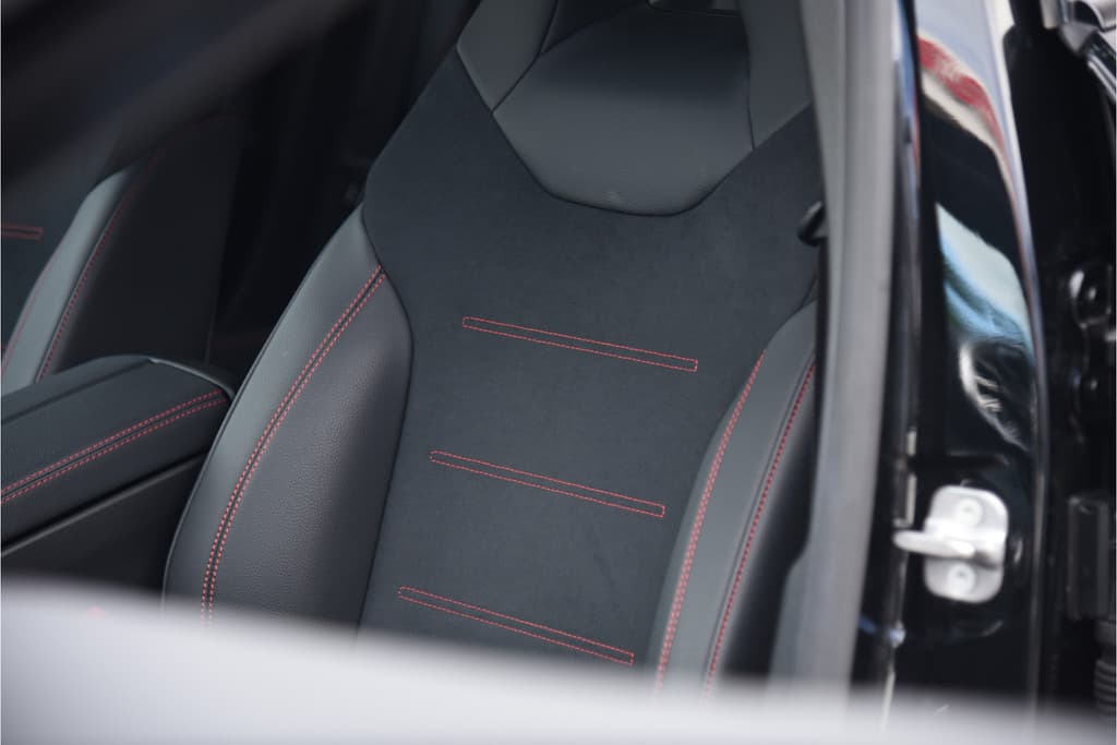 Mercedes-Benz A-Klasse 250 e AMG Line thumbnail 7