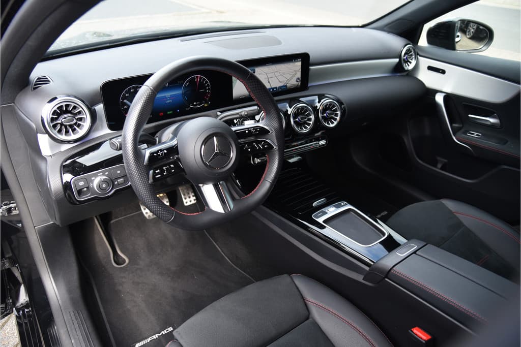 Mercedes-Benz A-Klasse 250 e AMG Line thumbnail 8