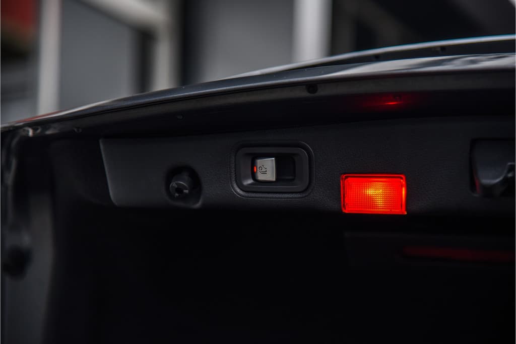 Mercedes-Benz E-Klasse 200 AMG Line Upgrade Edition thumbnail 34