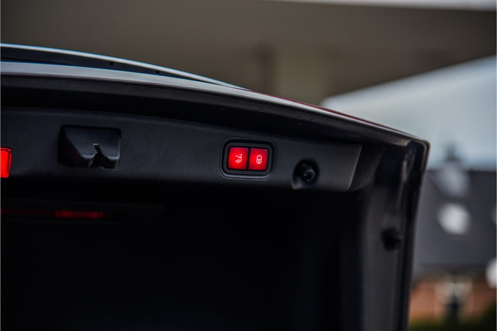 Mercedes-Benz E-Klasse 200 AMG Line Upgrade Edition thumbnail 35