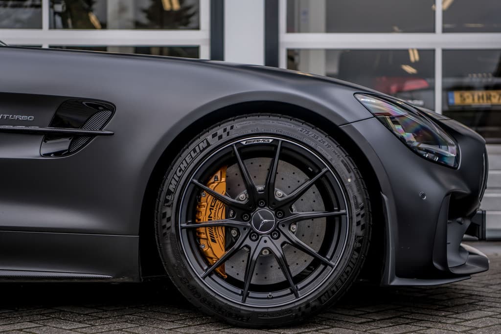 Mercedes-Benz AMG GT 4.0 R thumbnail 3