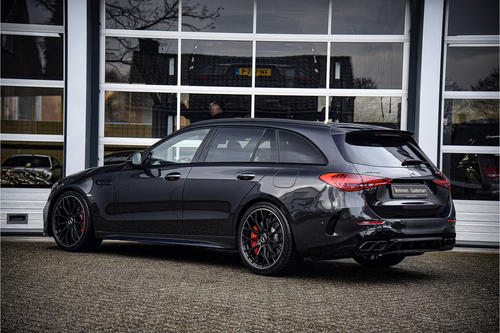 Mercedes-Benz C-Klasse Estate AMG 63 S E Performance Night Edition thumbnail 3