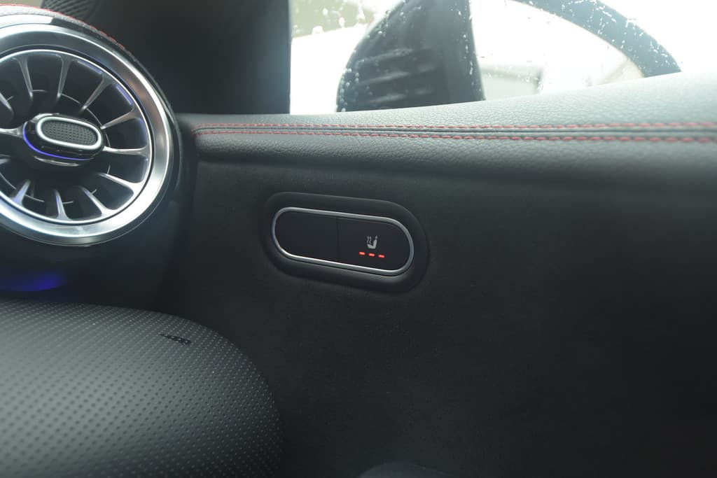 Mercedes-Benz CLA-Klasse 250 AMG Line Premium Plus thumbnail 15