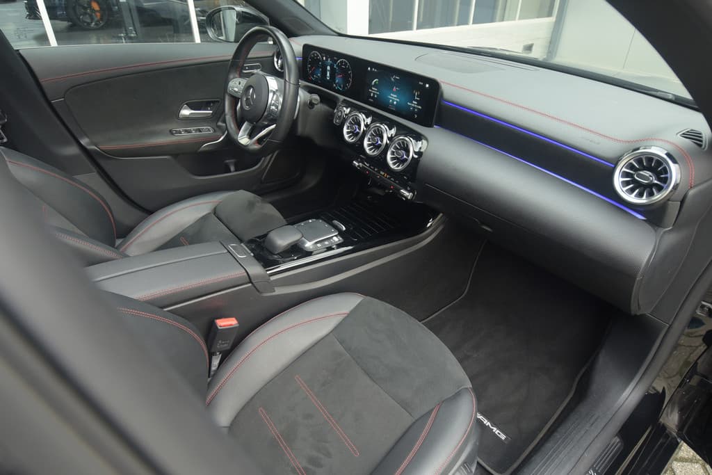 Mercedes-Benz CLA-Klasse 250 AMG Line Premium Plus thumbnail 17