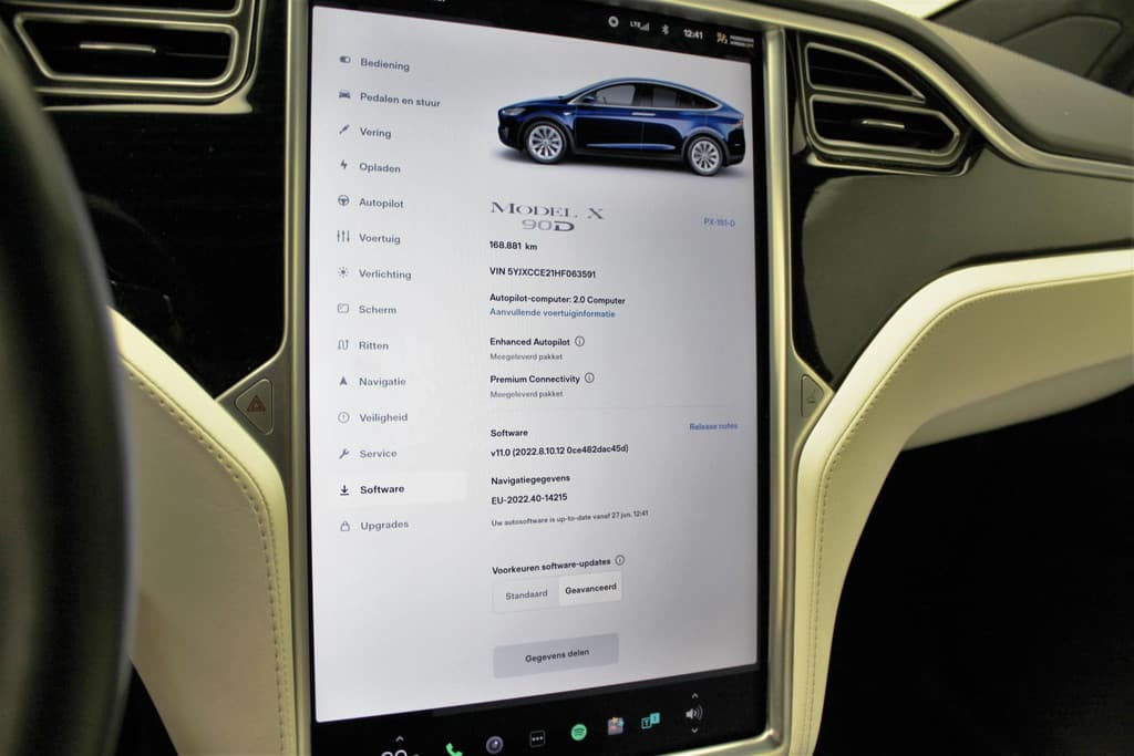 Tesla Model X 90D Base thumbnail 14