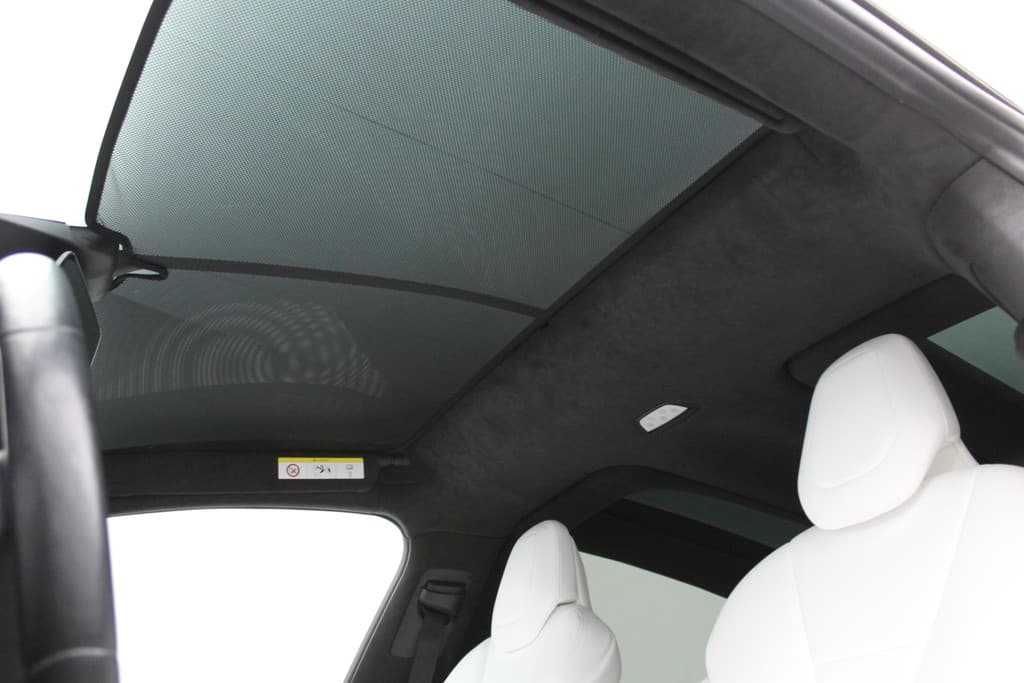 Tesla Model X 90D Base thumbnail 22