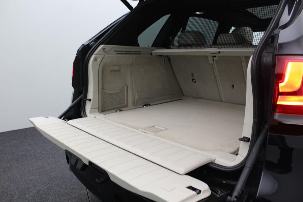 BMW X5 M50d thumbnail 17