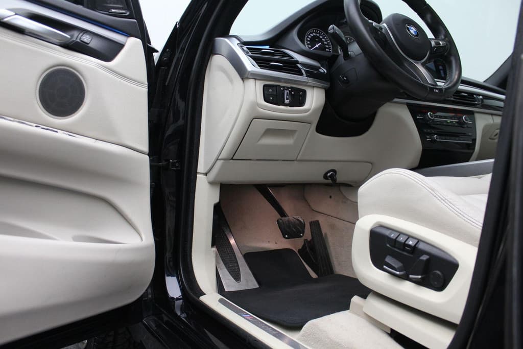 BMW X5 M50d thumbnail 23