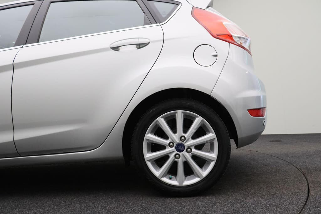 Ford Fiesta 1.0 EcoBoost Titanium thumbnail 16
