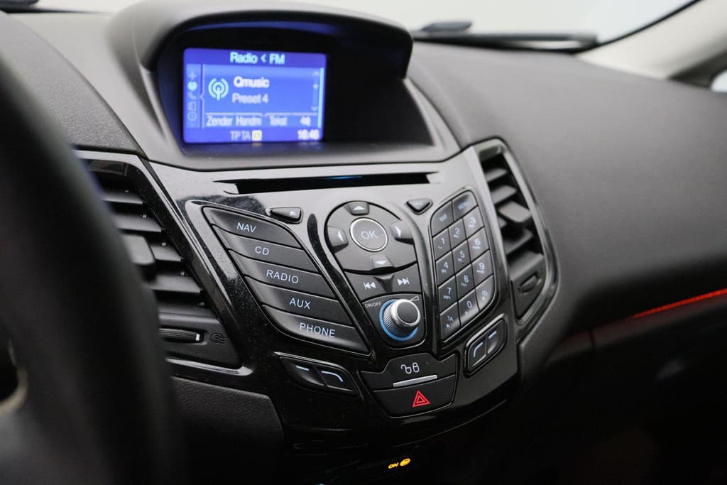 Ford Fiesta 1.0 EcoBoost Titanium thumbnail 21