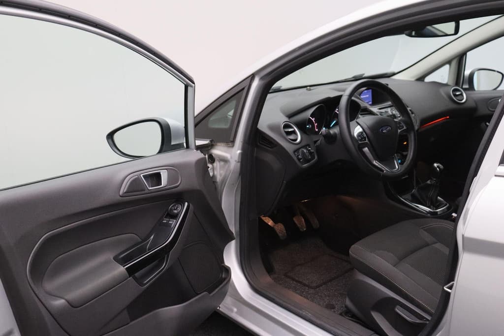 Ford Fiesta 1.0 EcoBoost Titanium thumbnail 6