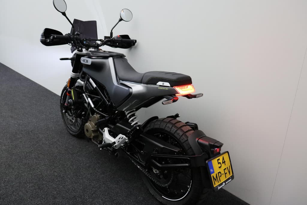 Husqvarna Onbekend Svartpilen 401 thumbnail 5