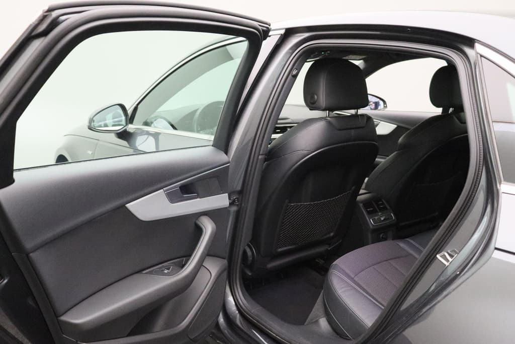 Audi A4 Limousine 1.4 TFSI S-Line Sport thumbnail 12