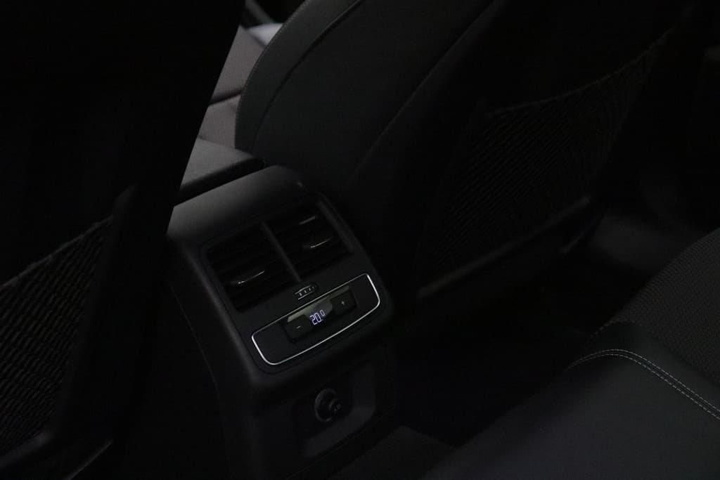 Audi A4 Limousine 1.4 TFSI S-Line Sport thumbnail 15