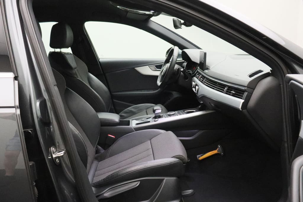 Audi A4 Limousine 1.4 TFSI S-Line Sport thumbnail 17