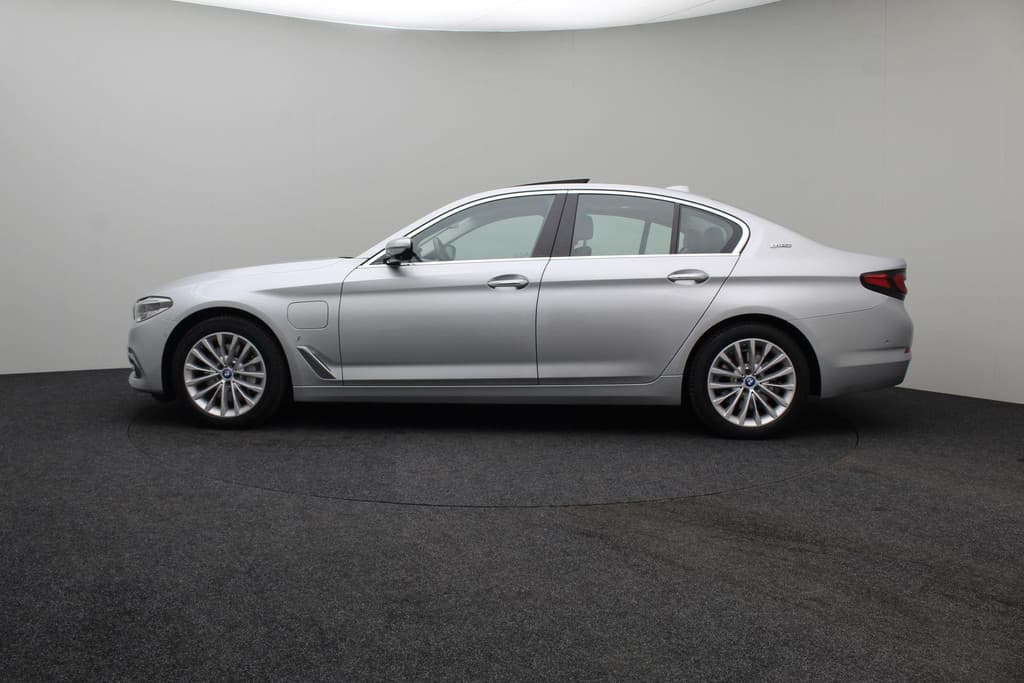 BMW 5 Serie 530e iPerformance High Executive thumbnail 5