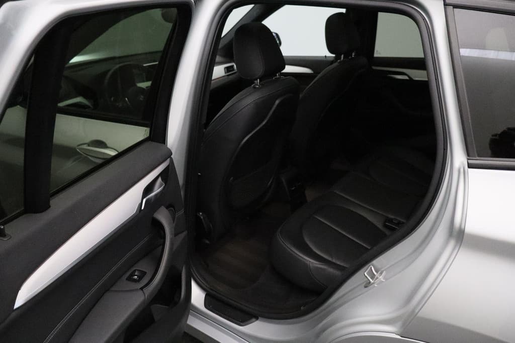 BMW X1 xDrive20i High Executive thumbnail 12