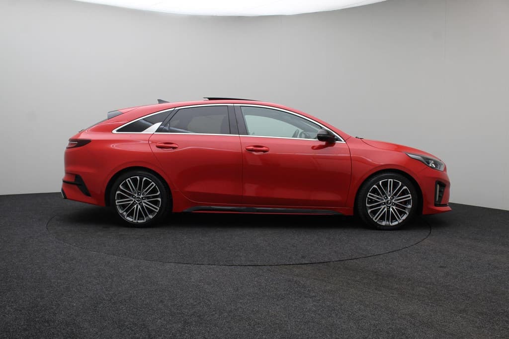 Kia ProCeed 1.6 T-GDI GT thumbnail 11