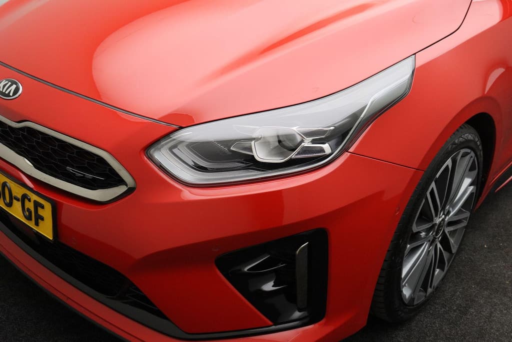 Kia ProCeed 1.6 T-GDI GT thumbnail 15