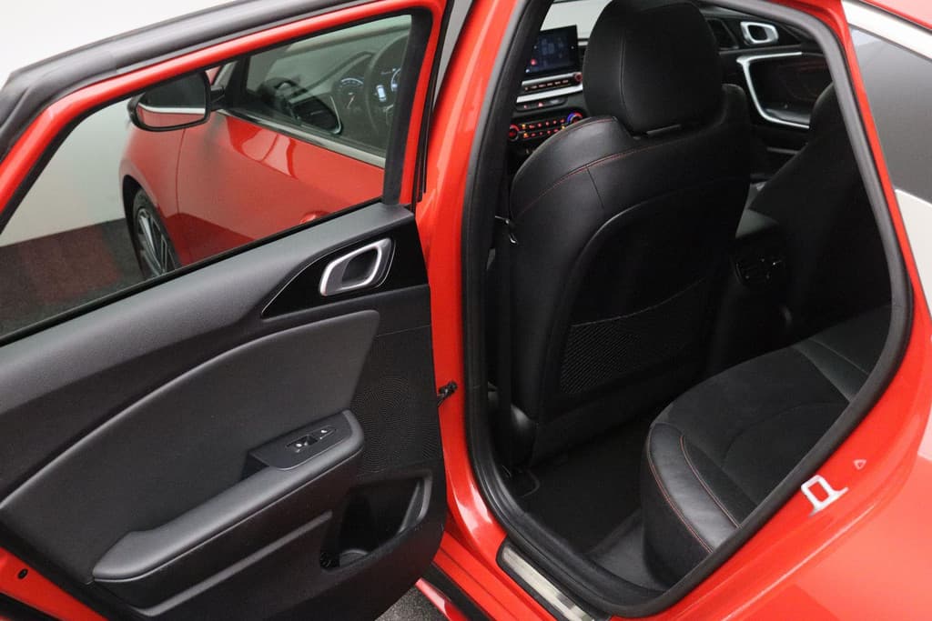 Kia ProCeed 1.6 T-GDI GT thumbnail 18