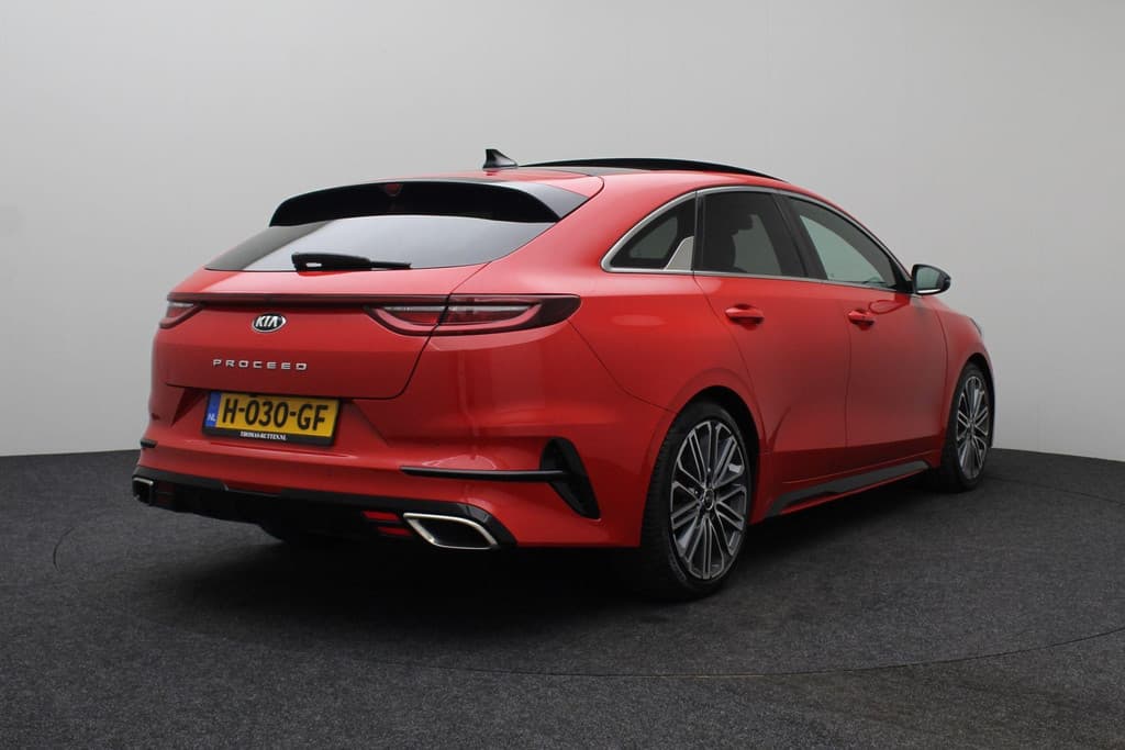 Kia ProCeed 1.6 T-GDI GT thumbnail 3