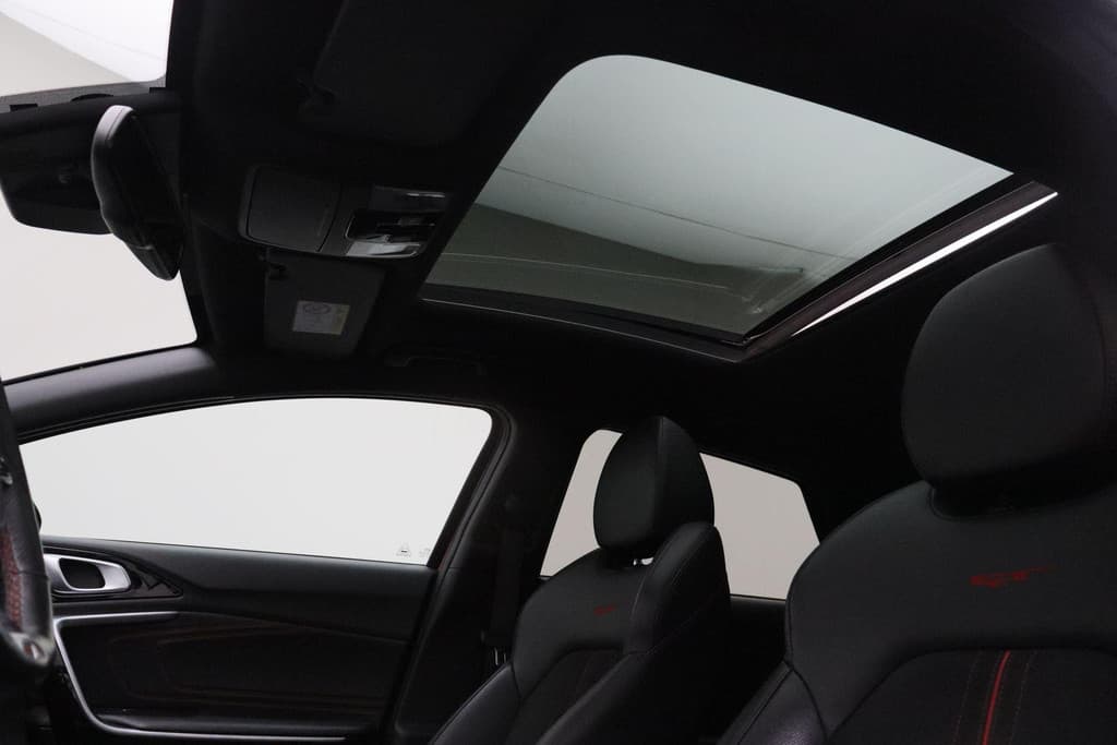 Kia ProCeed 1.6 T-GDI GT thumbnail 21