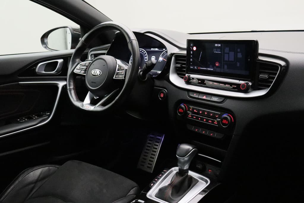 Kia ProCeed 1.6 T-GDI GT thumbnail 25