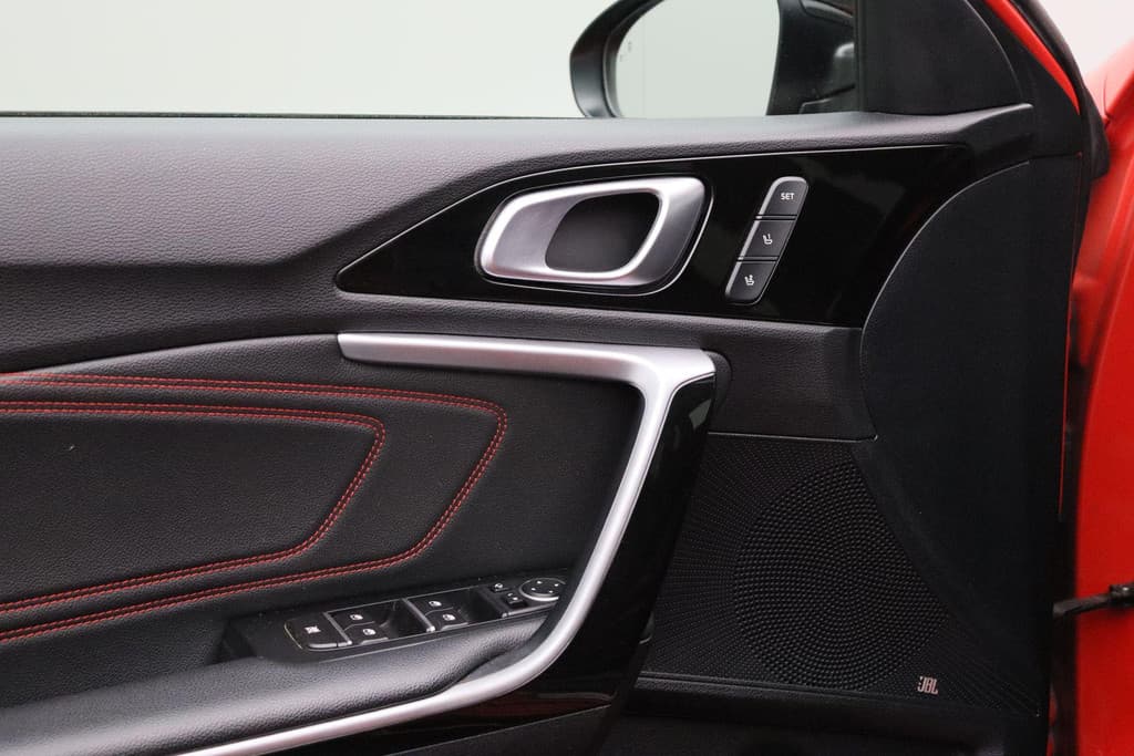 Kia ProCeed 1.6 T-GDI GT thumbnail 27