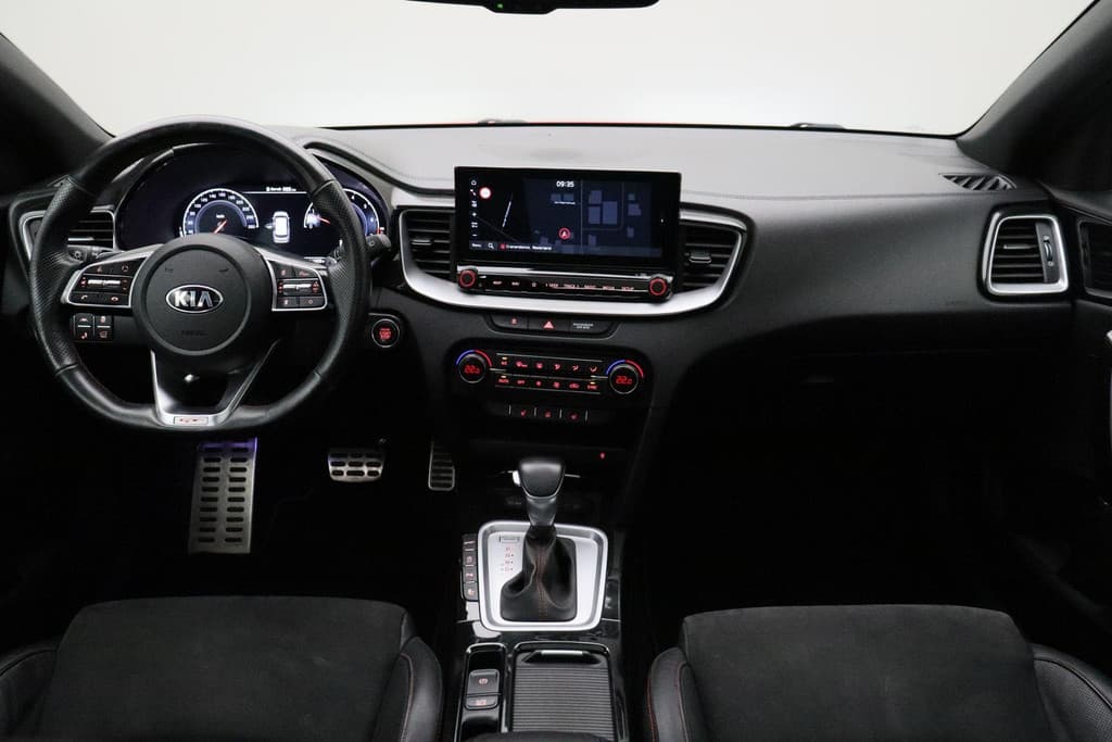 Kia ProCeed 1.6 T-GDI GT thumbnail 4