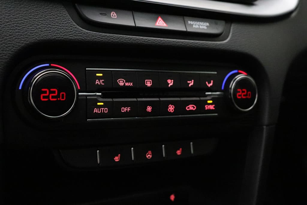 Kia ProCeed 1.6 T-GDI GT thumbnail 32