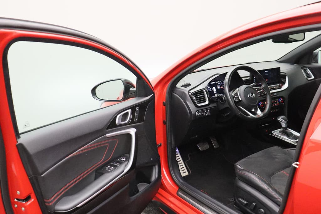 Kia ProCeed 1.6 T-GDI GT thumbnail 6