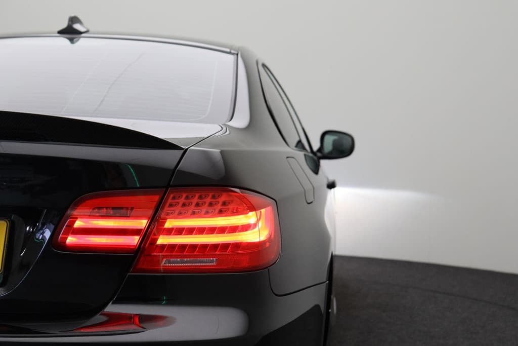 BMW 3 Serie Coupe 325i Business Line Sport thumbnail 33