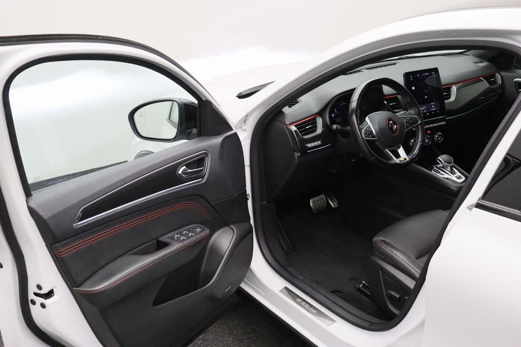 Renault Arkana 1.6 E-Tech Hybrid 145 R.S. Line thumbnail 4