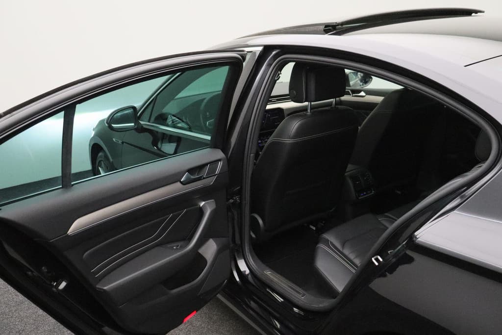 Volkswagen Passat 2.0 TSI R-Line Business + thumbnail 13