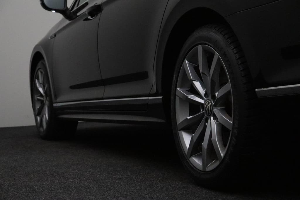 Volkswagen Passat 2.0 TSI R-Line Business + thumbnail 21