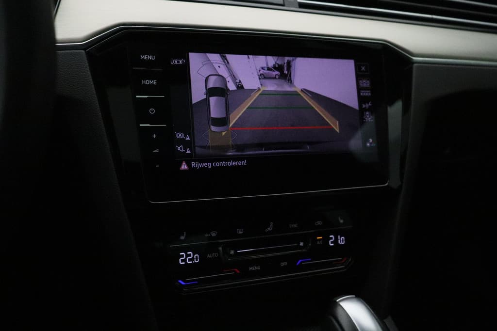 Volkswagen Passat 2.0 TSI R-Line Business + thumbnail 26