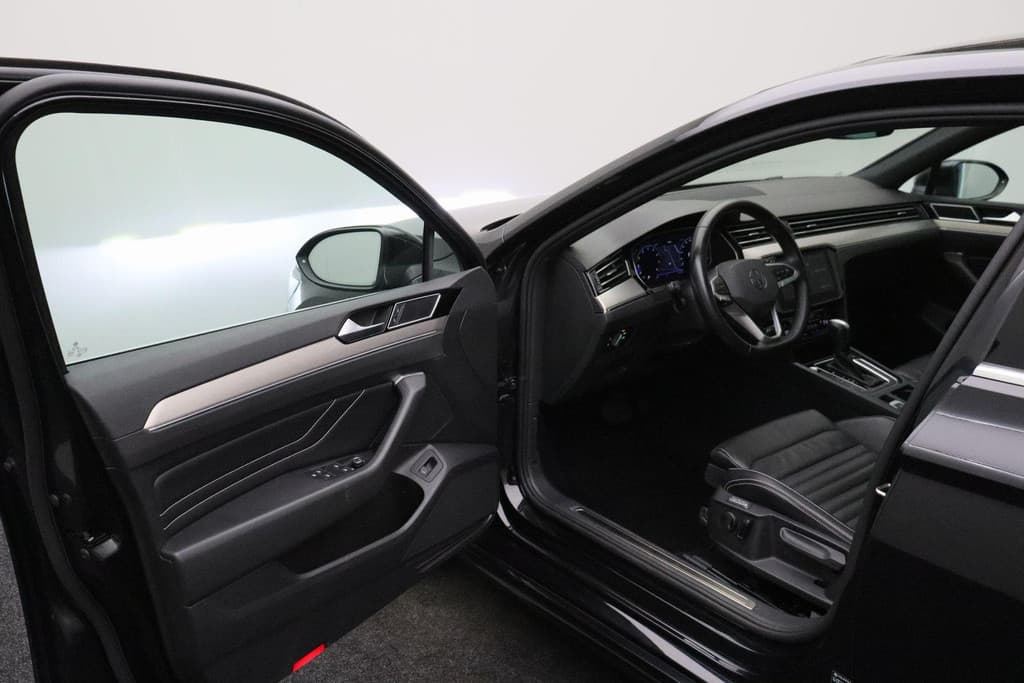 Volkswagen Passat 2.0 TSI R-Line Business + thumbnail 4