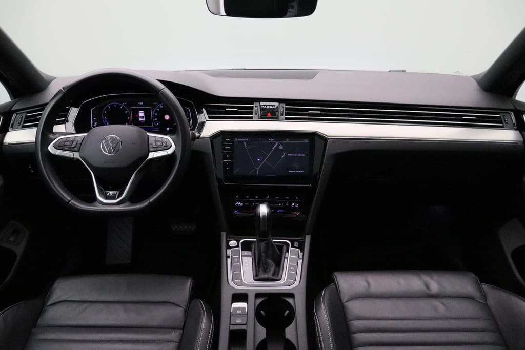 Volkswagen Passat 2.0 TSI R-Line Business + thumbnail 7