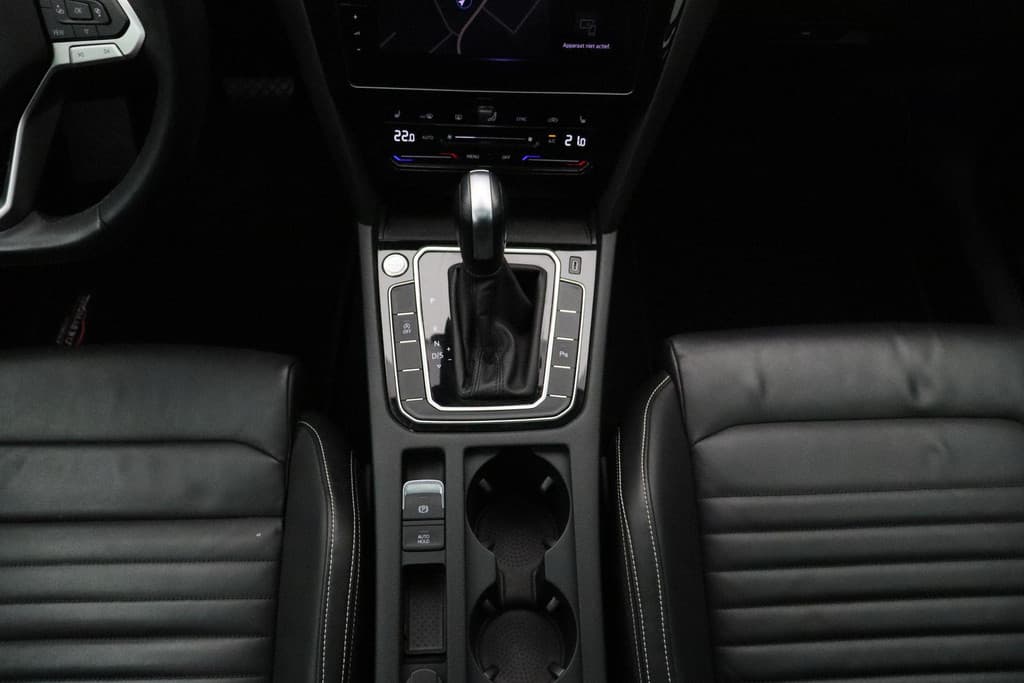 Volkswagen Passat 2.0 TSI R-Line Business + thumbnail 10