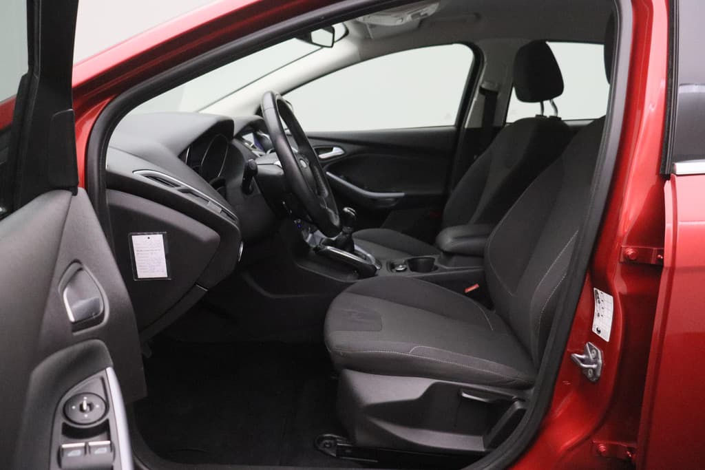 Ford Focus 1.0 EcoBoost Lease Titanium thumbnail 14