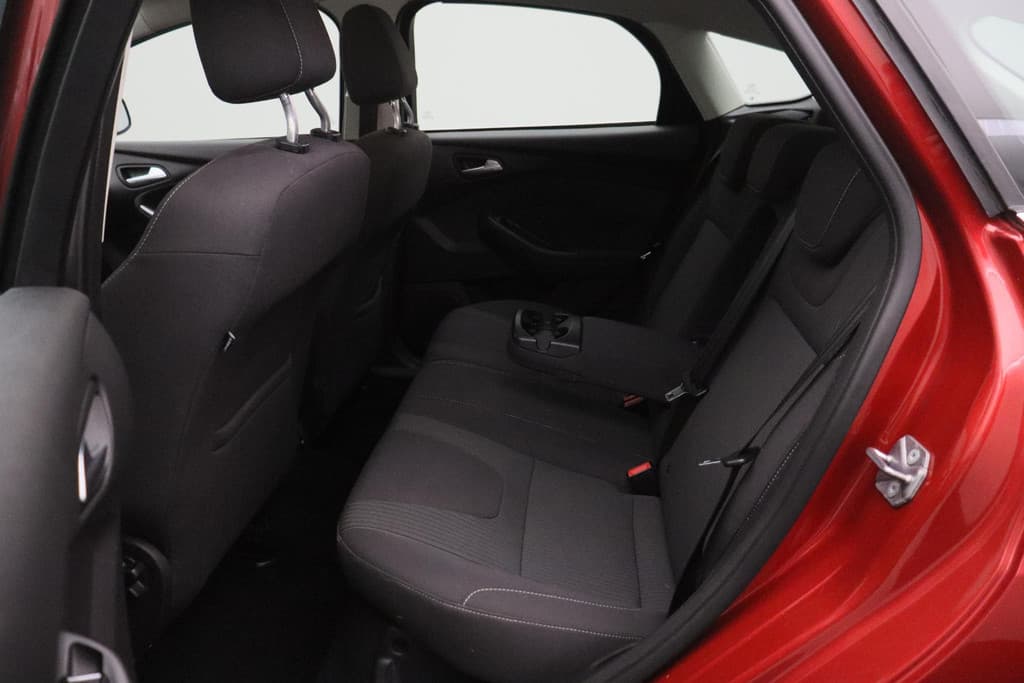 Ford Focus 1.0 EcoBoost Lease Titanium thumbnail 19