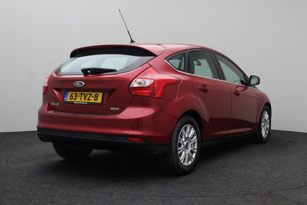 Ford Focus 1.0 EcoBoost Lease Titanium thumbnail 3