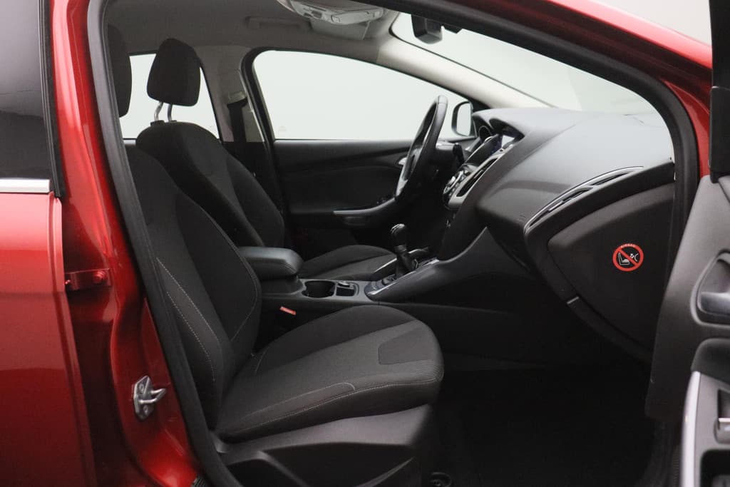 Ford Focus 1.0 EcoBoost Lease Titanium thumbnail 21