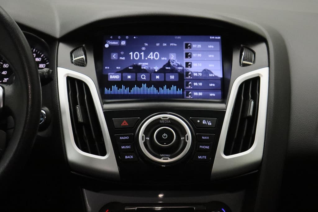 Ford Focus 1.0 EcoBoost Lease Titanium thumbnail 22